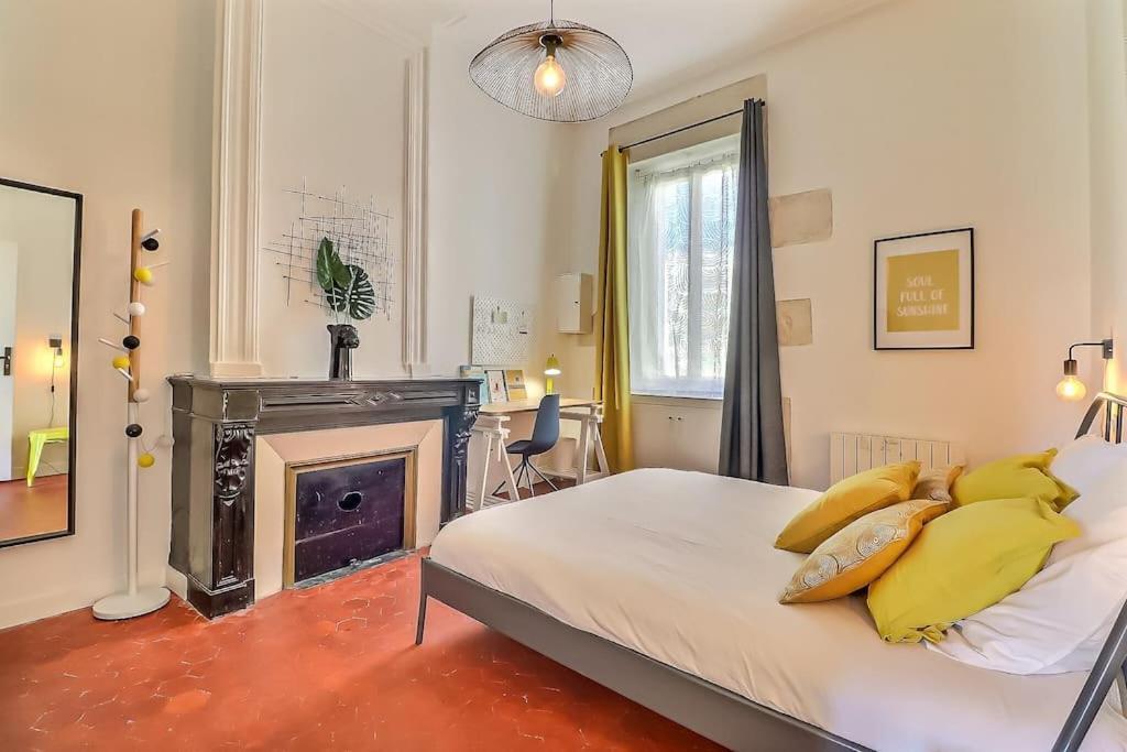 Le Yellow - Central - Climatise Nimes Exterior photo